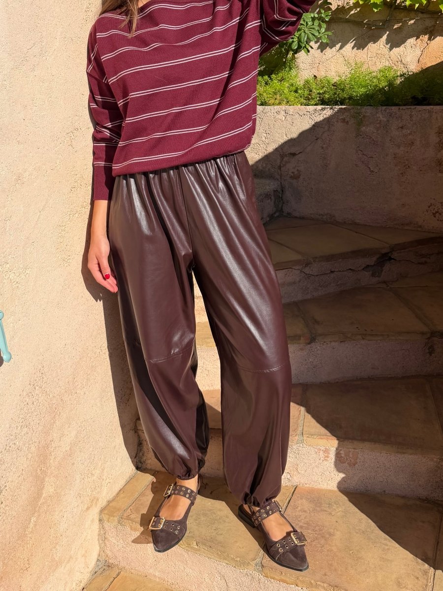 Faux leather balloon pants | Burgundy - Maison FAV
