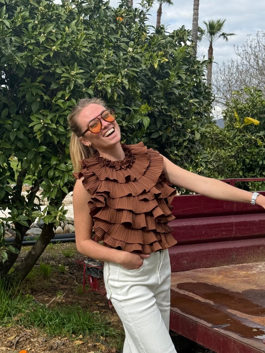 Cato Ruffle Top | Bruin - Maison FAV