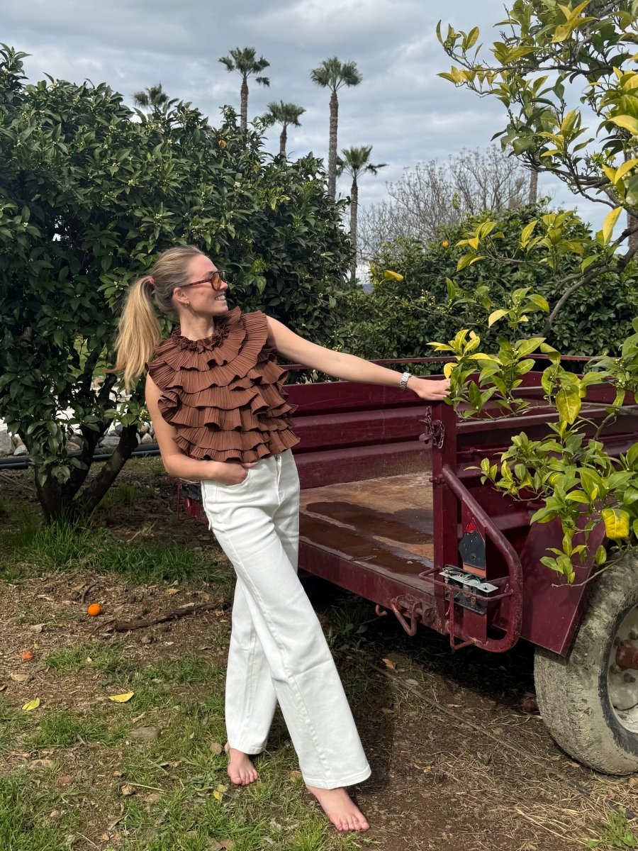 Cato Ruffle Top | Bruin - Maison FAV