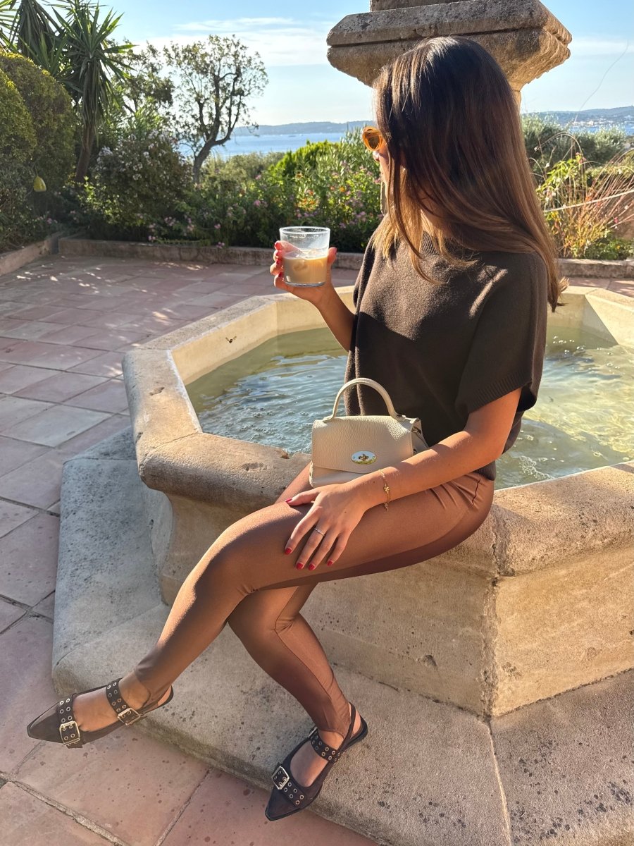 Zora Basis Top | Bruin - Maison FAV